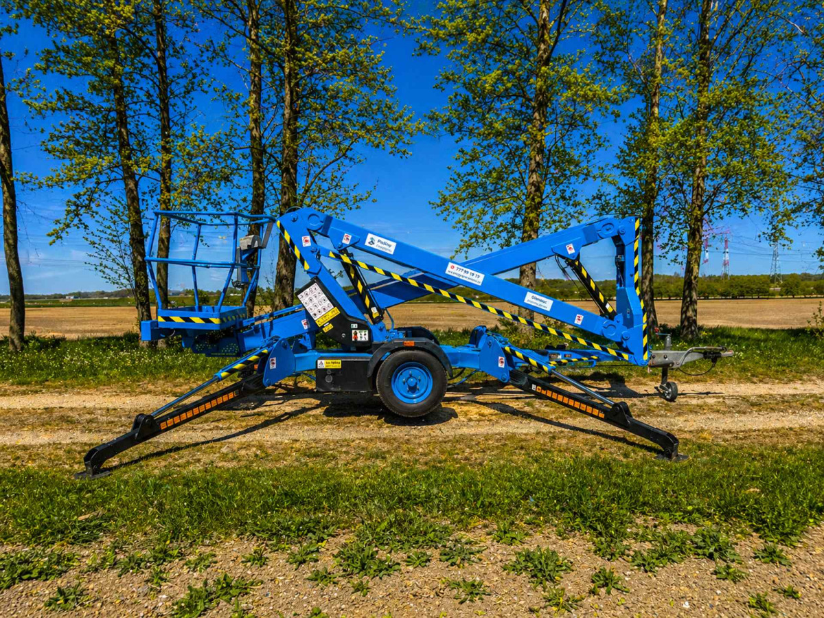 Přívěsná pracovní plošina UP RIGHT TL 49